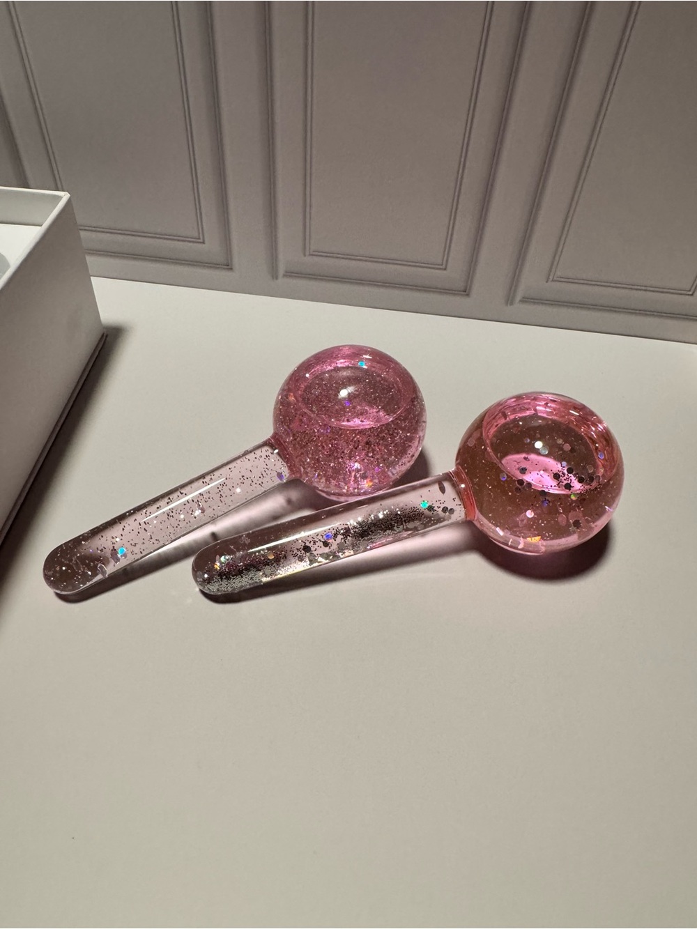 Cooling globes for face